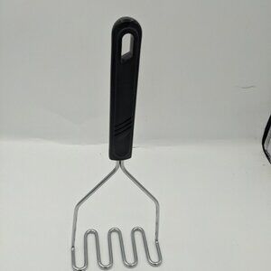 Potato Masher Good Cook Plastic Black Handle Pre-owned